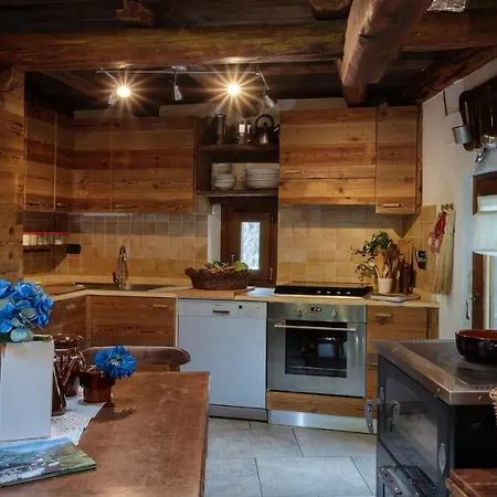 Domek alpejski Hellochalet - Da Miro - Sunny Terraces With Stunning Matterhorn Views, Reachable On Foot Only Valtournenche